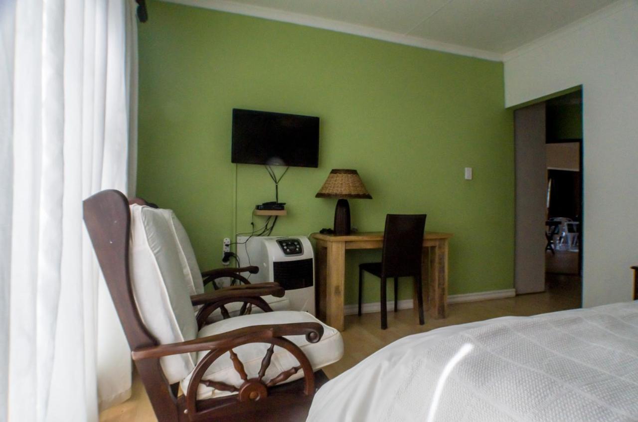 Seroloana Guest House Rustenburg Exterior photo