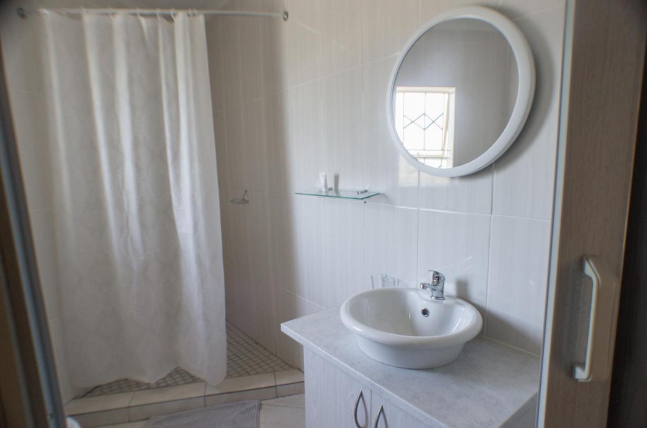 Seroloana Guest House Rustenburg Exterior photo
