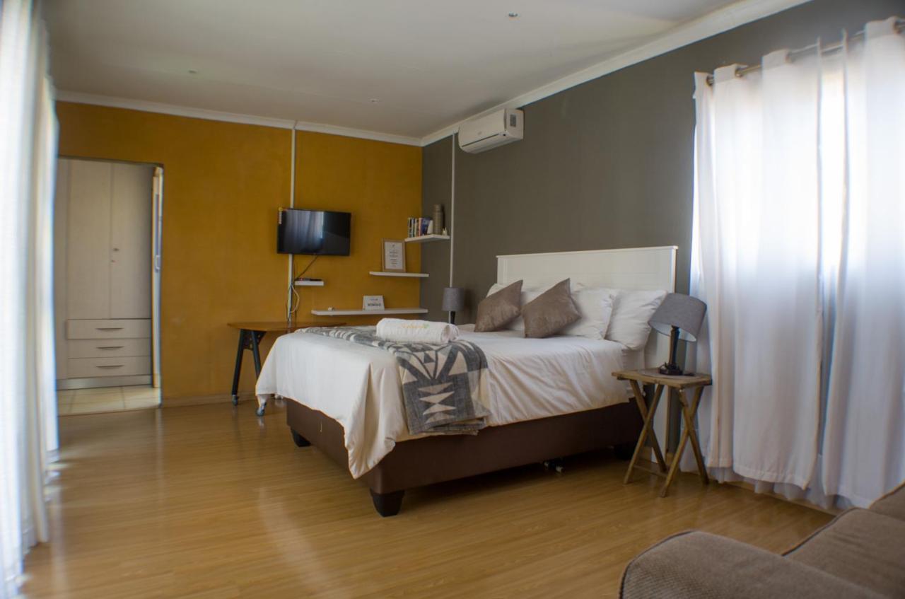 Seroloana Guest House Rustenburg Exterior photo